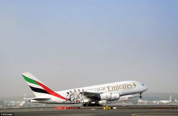空客 A380飞机重新喷..